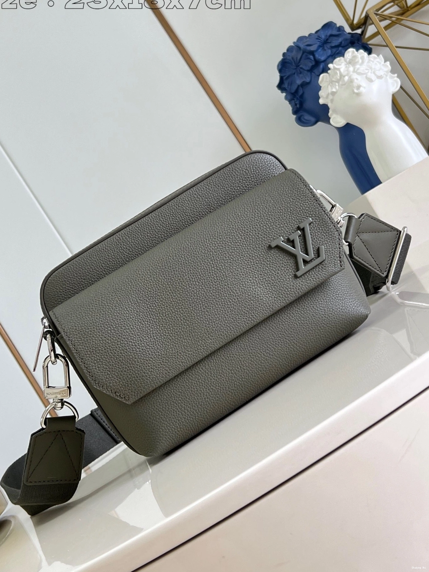VUITTON Messenger-23.5*18*7CM Fastline LOUIS 0726